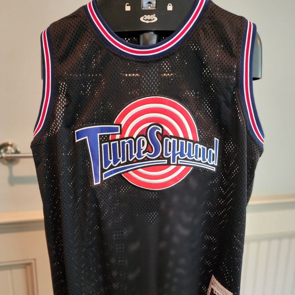 Tune Squad Bugs 1 Basketball Jersey Large.
